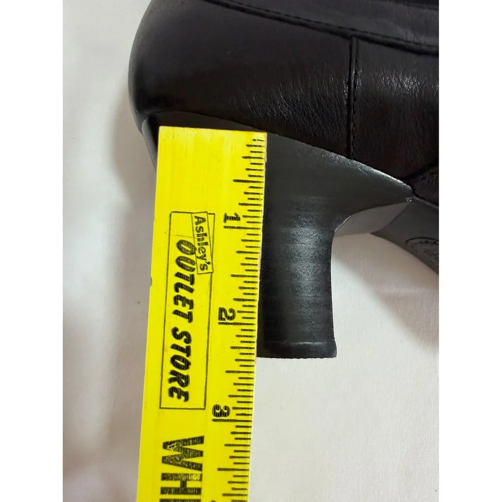 Born Crown Kola Black Leather Heeled Chelsea Ankle Boots Size 11